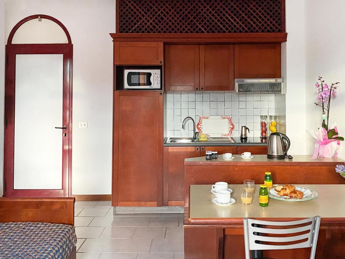 Residenza Dei Cavalleggeri ซานวินเชนโซ ภายนอก รูปภาพ